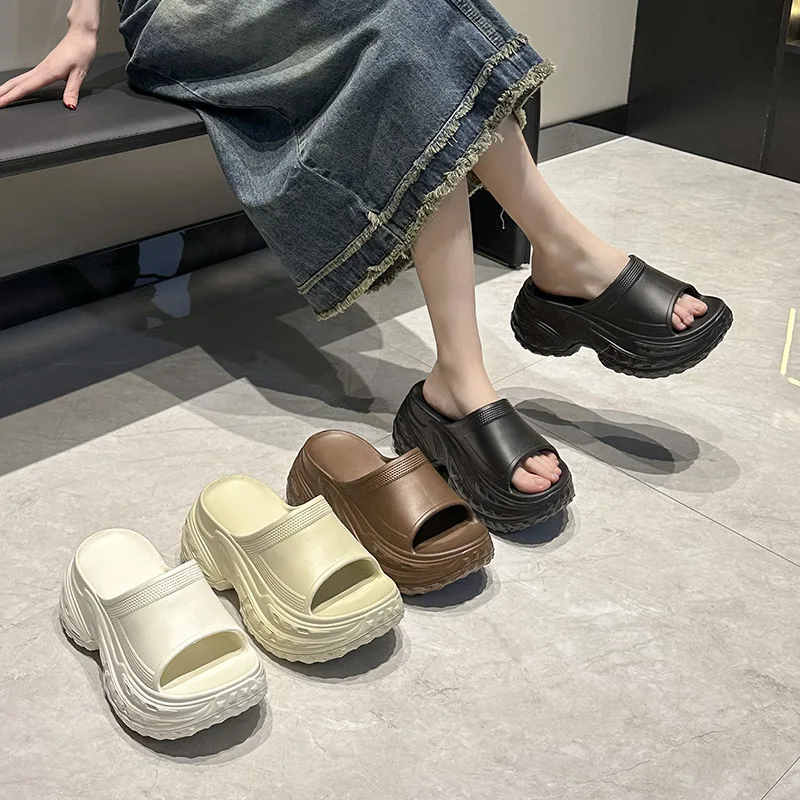 

2025 New High Beauty and Height Increasing Soft Bottom 8cm Sponge Cake Bottom Slippers for Women's Four Seasons Versatile Strap