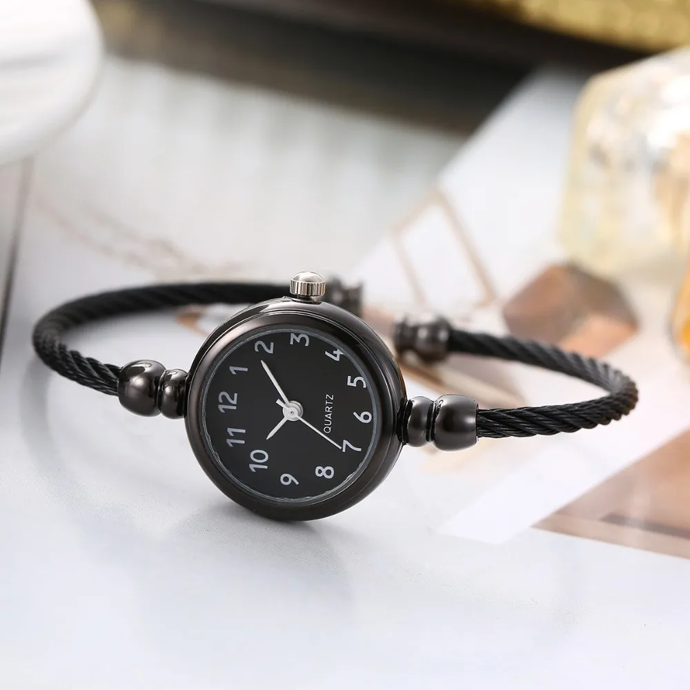 Casual Luxury Bangle Bracelet Retro Alloy Quartz Watch Wristwatch Chain Watches Women