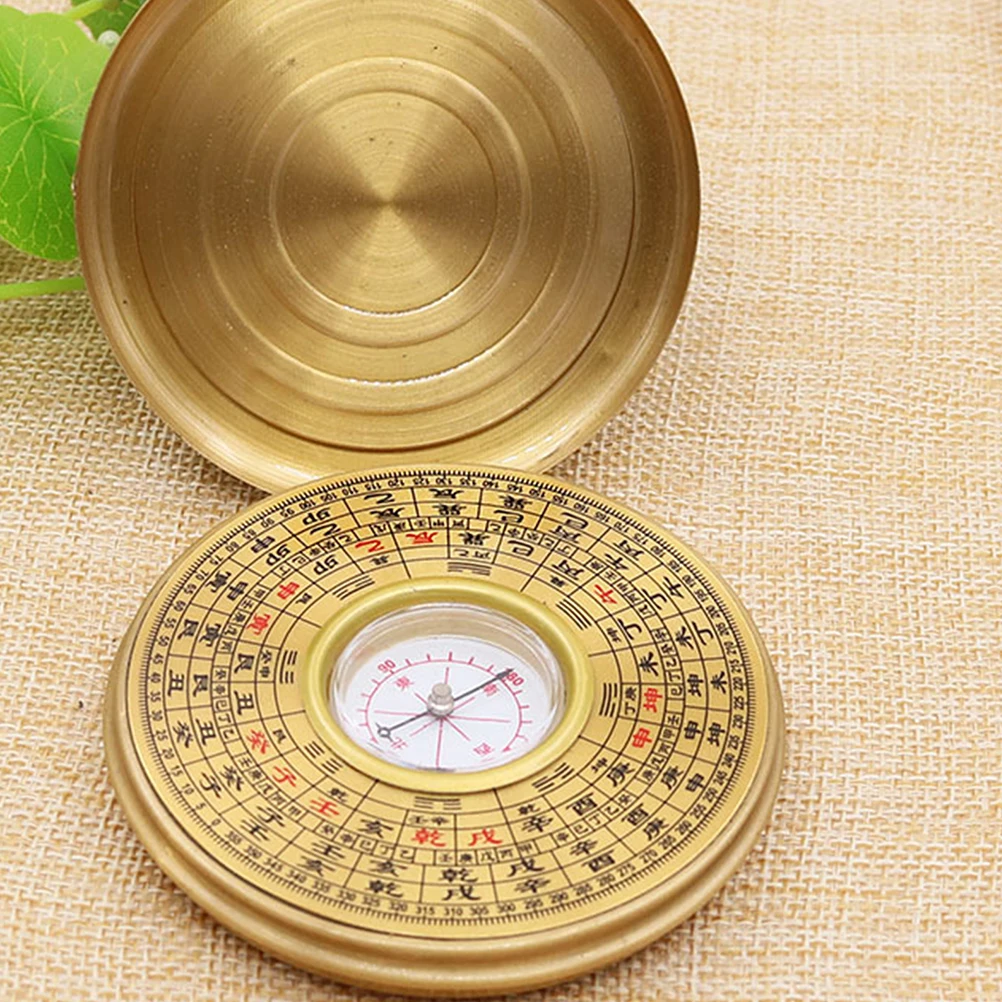 

1PC Portable Round Copper Compass with Cover for Feng Shui Camping Hiking Survival Outdoor Activities Small Size Retro Decor