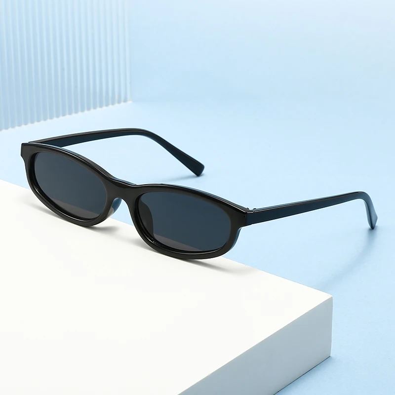 Klassische Modische Ovale Sonnenbrille mit Kleinem Rahmen für Damen und Herren Vintage Marken-Sonnenbrille für Alltag Freizeit Reisen Unisex Brillen UV400