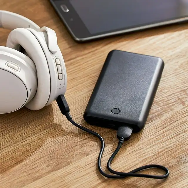 

Dual-Port Portable Battery, 10k mAh, Black