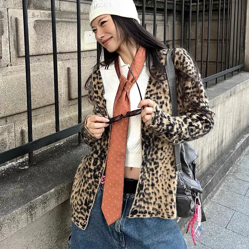 ملابس نسائية أنيقة من نسيج الفهد، معطف مفتوح من الأمام بأكمام طويلة مع أزرار، قمة الموضة الخريفية المثيرة برقبة على شكل V