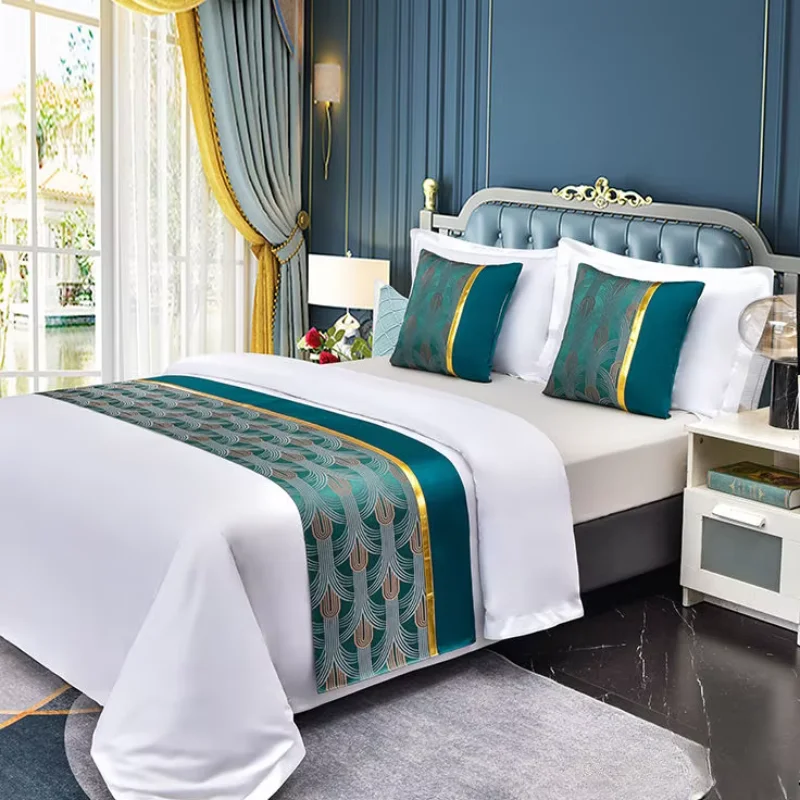 Bandera de cama bordada de lujo, corredores de cama con borde dorado, estilo europeo, Sala de bodas, Hotel, decoración del hogar, toalla de cola de cama, funda de almohada
