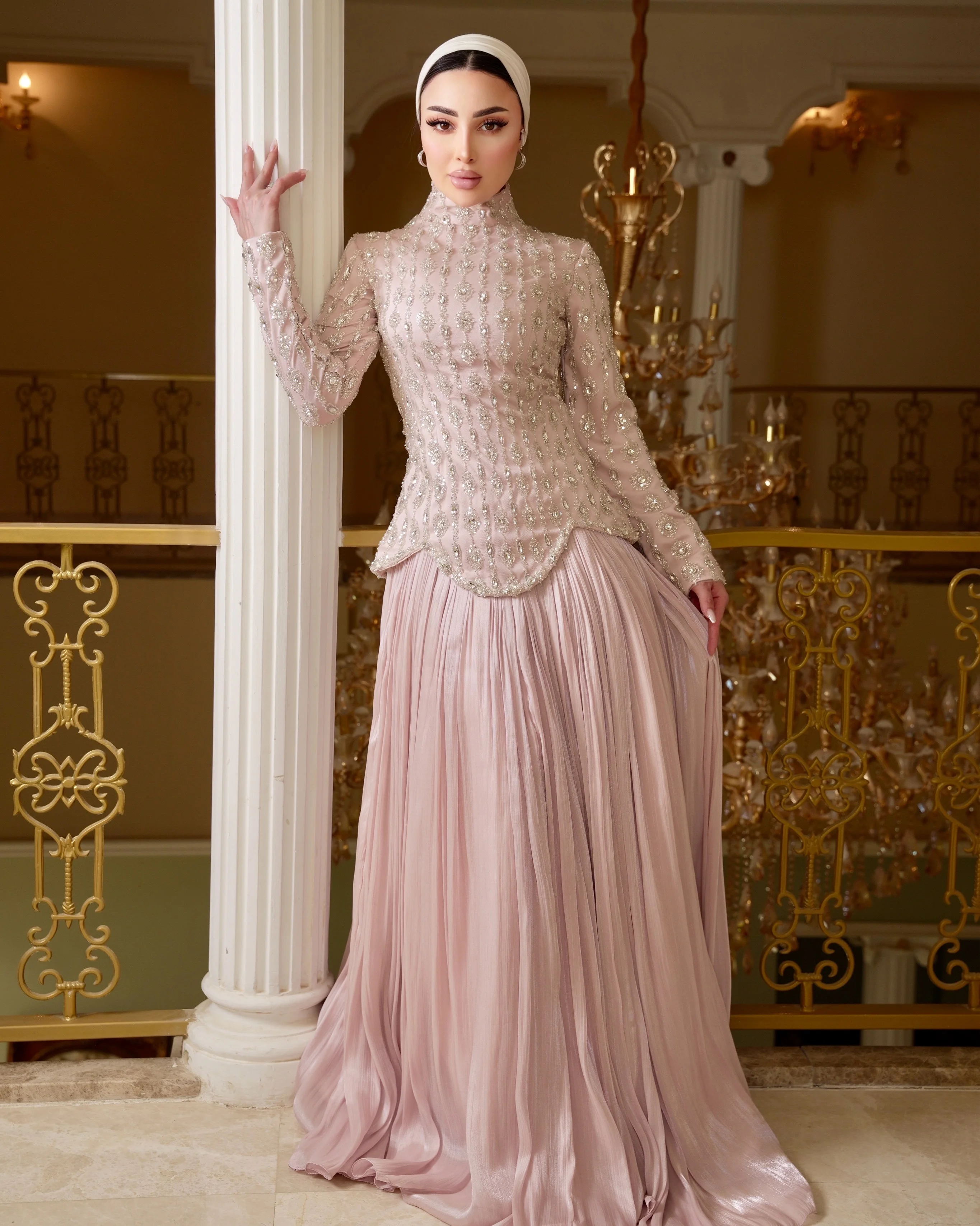 

Customized Elegant Islamic Formal Evening Dress Beaded A Line Soiree Dresses with Long Sleeve Pleated Shimmer Skirt Abaya