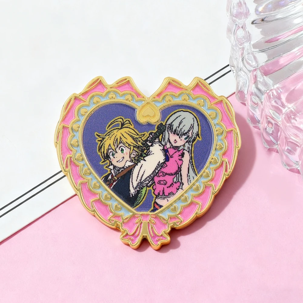 بروش الخطايا السبع المميتة شخصيات الرسوم المتحركة القوس على شكل قلب شارة زوجين ملحق التلبيب دبوس الديكور هدية