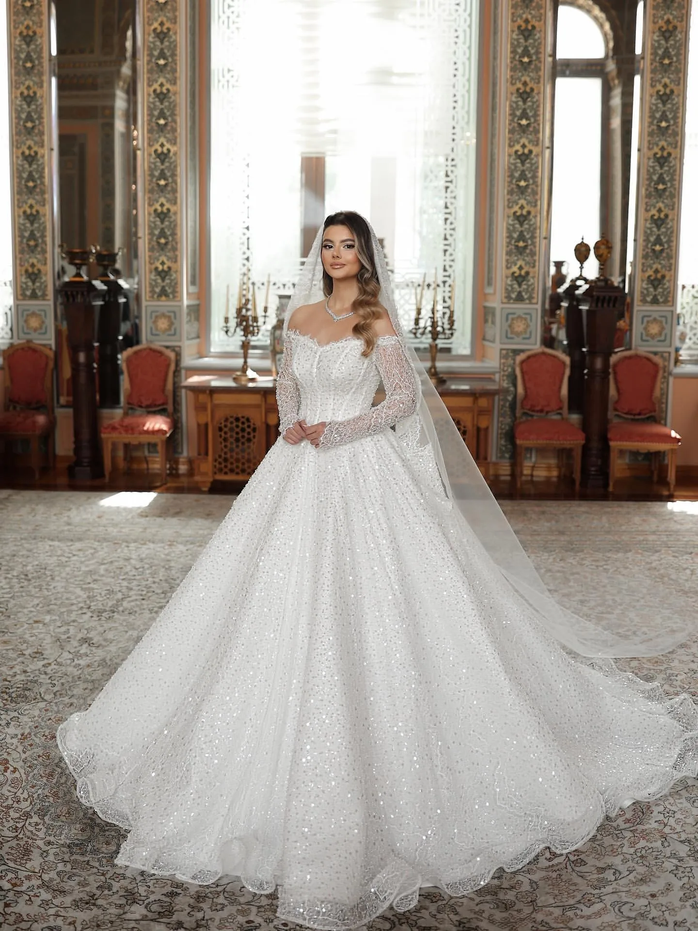 

Shiny A-Line Wedding Dresses Rhinestones Pearl Lace Long Sleeve Evening Party Gown Vestido De Noiva Court Train Customized