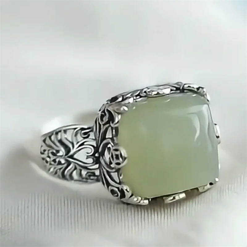 

Винтажное рельефное кольцо с цветком для женщин, аксессуары на палец, темпераментное квадратное нефритовое кольцо, женские ювелирные изделия