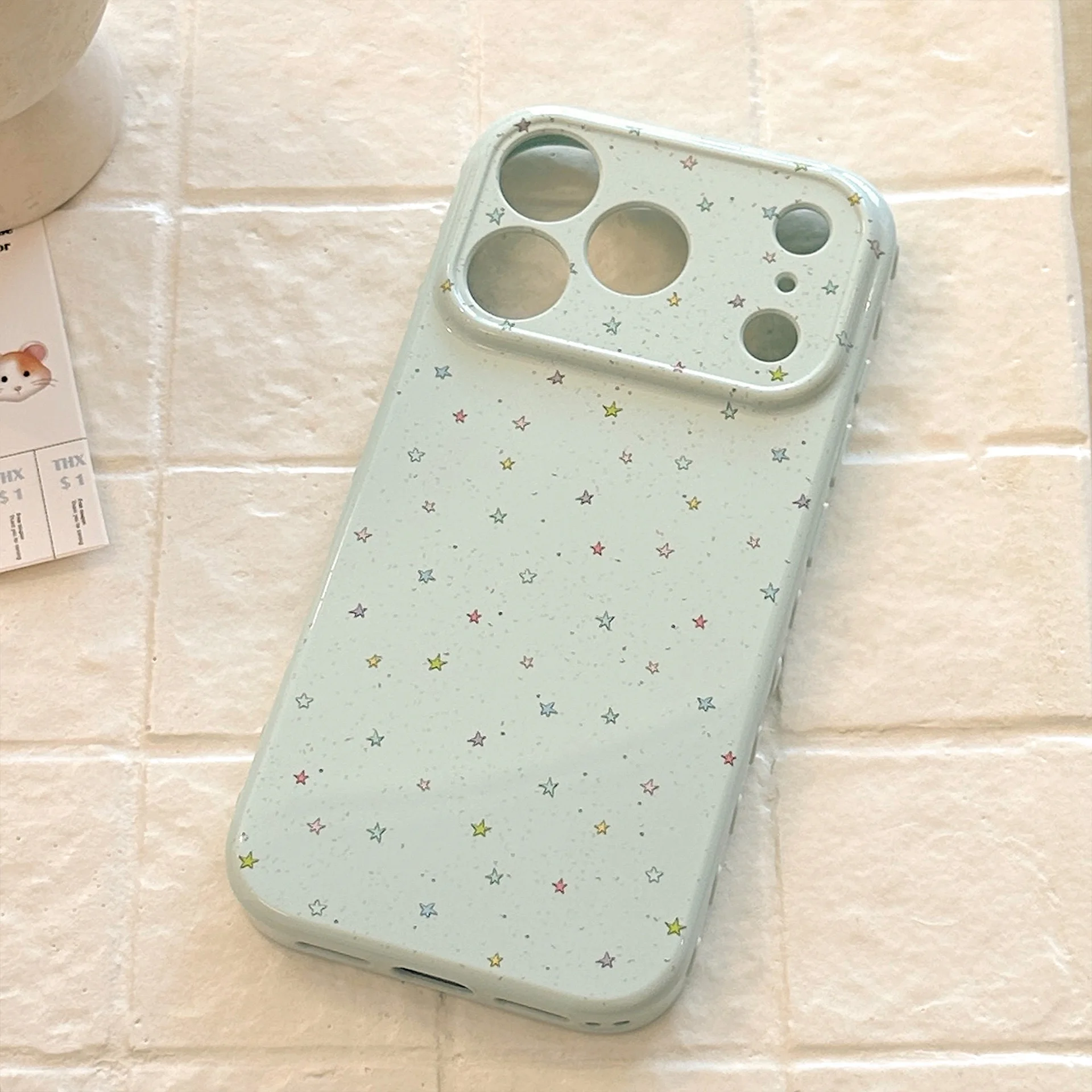 غطاء هاتف كوري لطيف بتصميم نجوم متناثرة باللون الأصفر لهواتف آيفون 17 و16 برو و15 و14 و13 و12 و11 برو ماكس، غطاء سيليكون ناعم