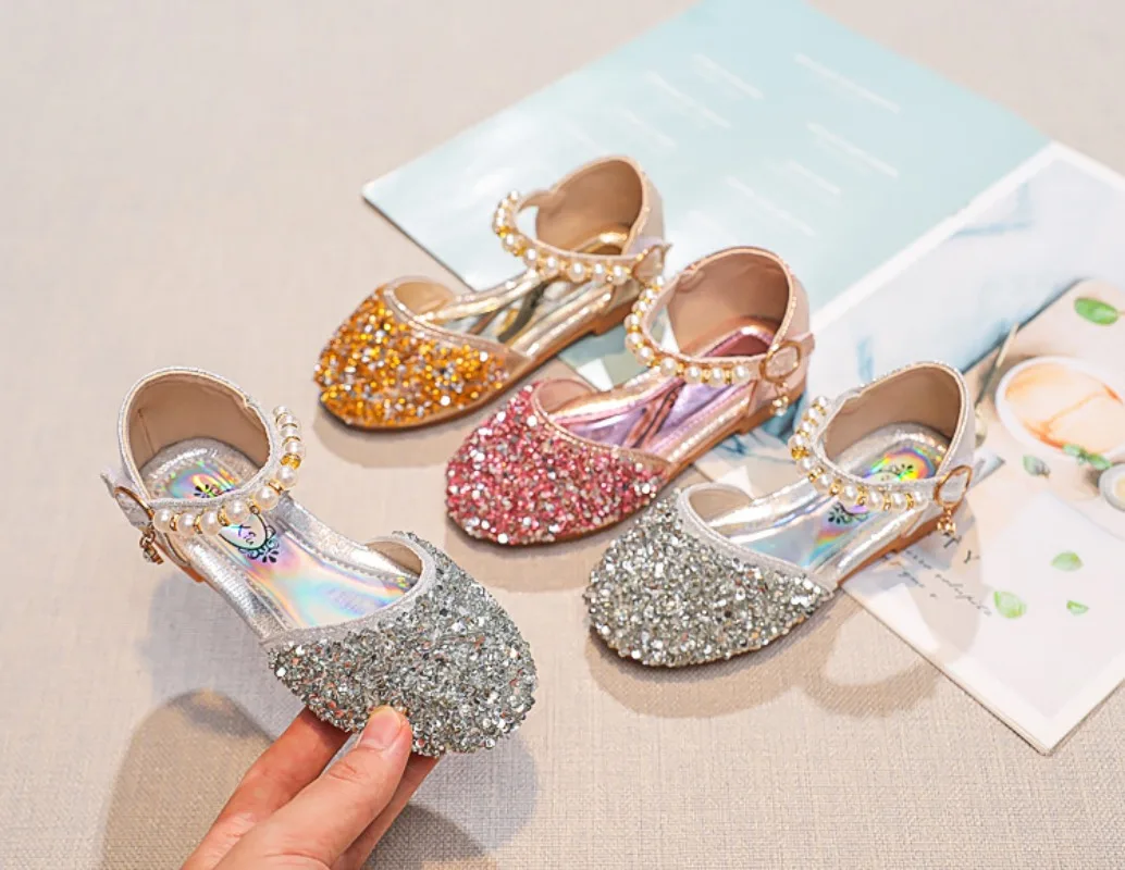 

Summer Children Buckle Sandals Kids Closed-Toe Crystal Beach Shoe Girl Glitter Soft-Soled Princess Shoe Hollow-Out Casual Sandal
