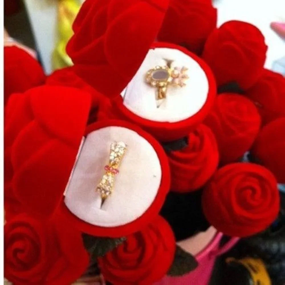 Romantic Delicate Red Rose Velvet Jewelry Storage Box Engagement Wedding Pendant Ring Pendant Packaging Box