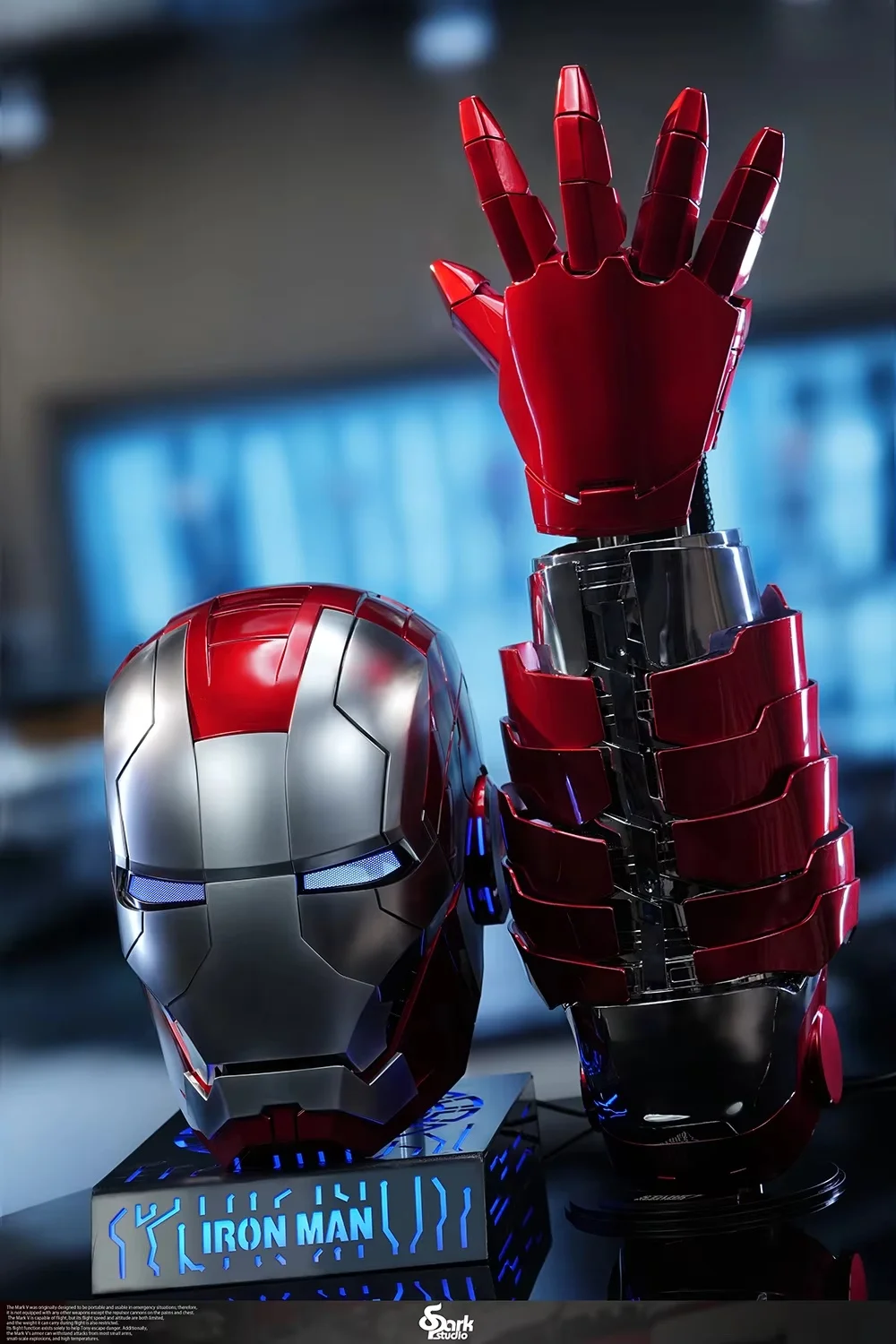 

Marvel 1/1 Iron Man Autoking Mk5 Mecha Arm Helmet Remote Voice Control Ironman Automatic Helmet With Led Light Figure Boys Gift