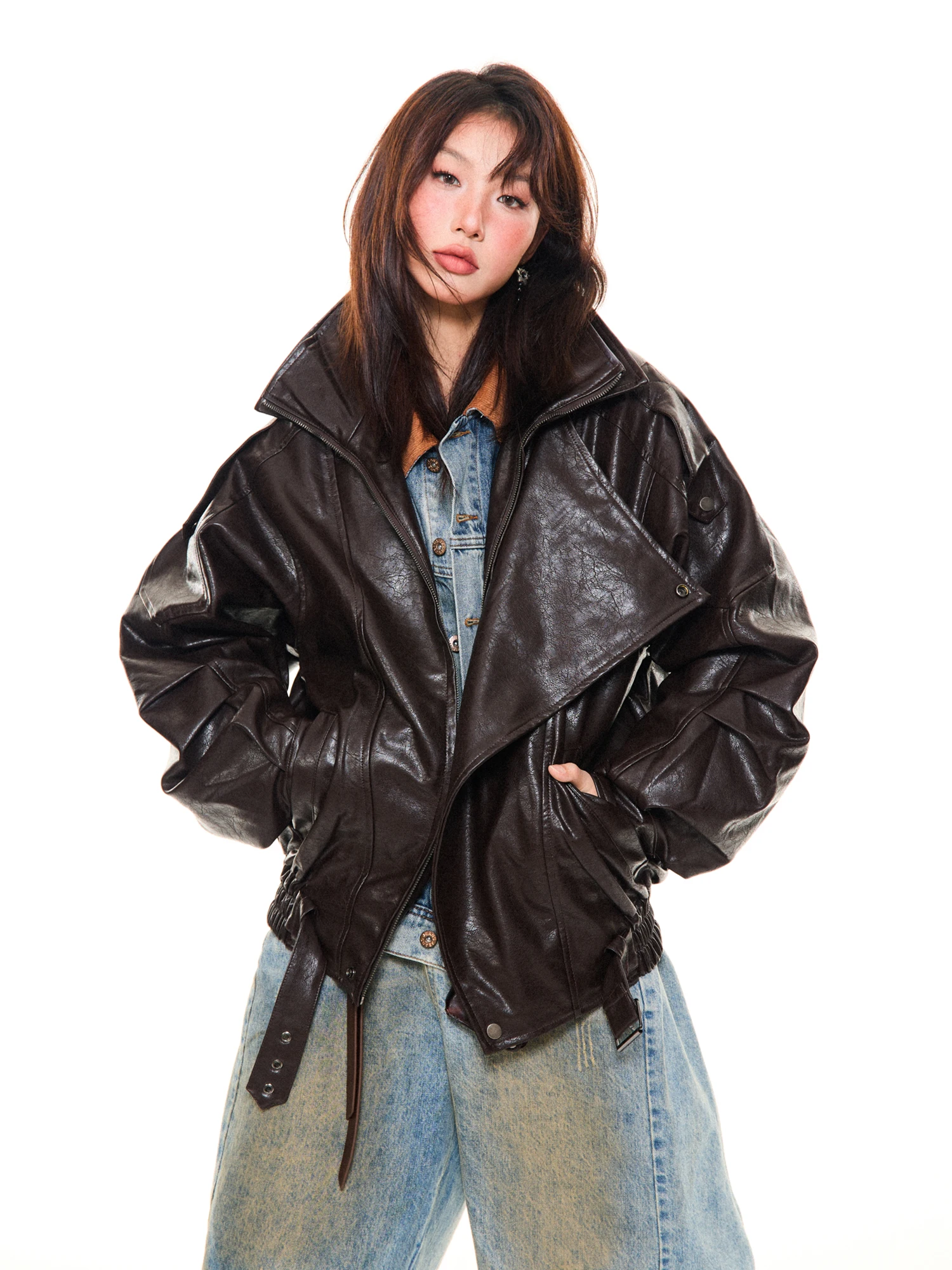 Jaqueta Feminina de Couro PU Preta Estilo Retrô Americano Young Stage para Outono/Inverno, Jaqueta de Motociclista Descolada com Caimento Solto e Gola Alta