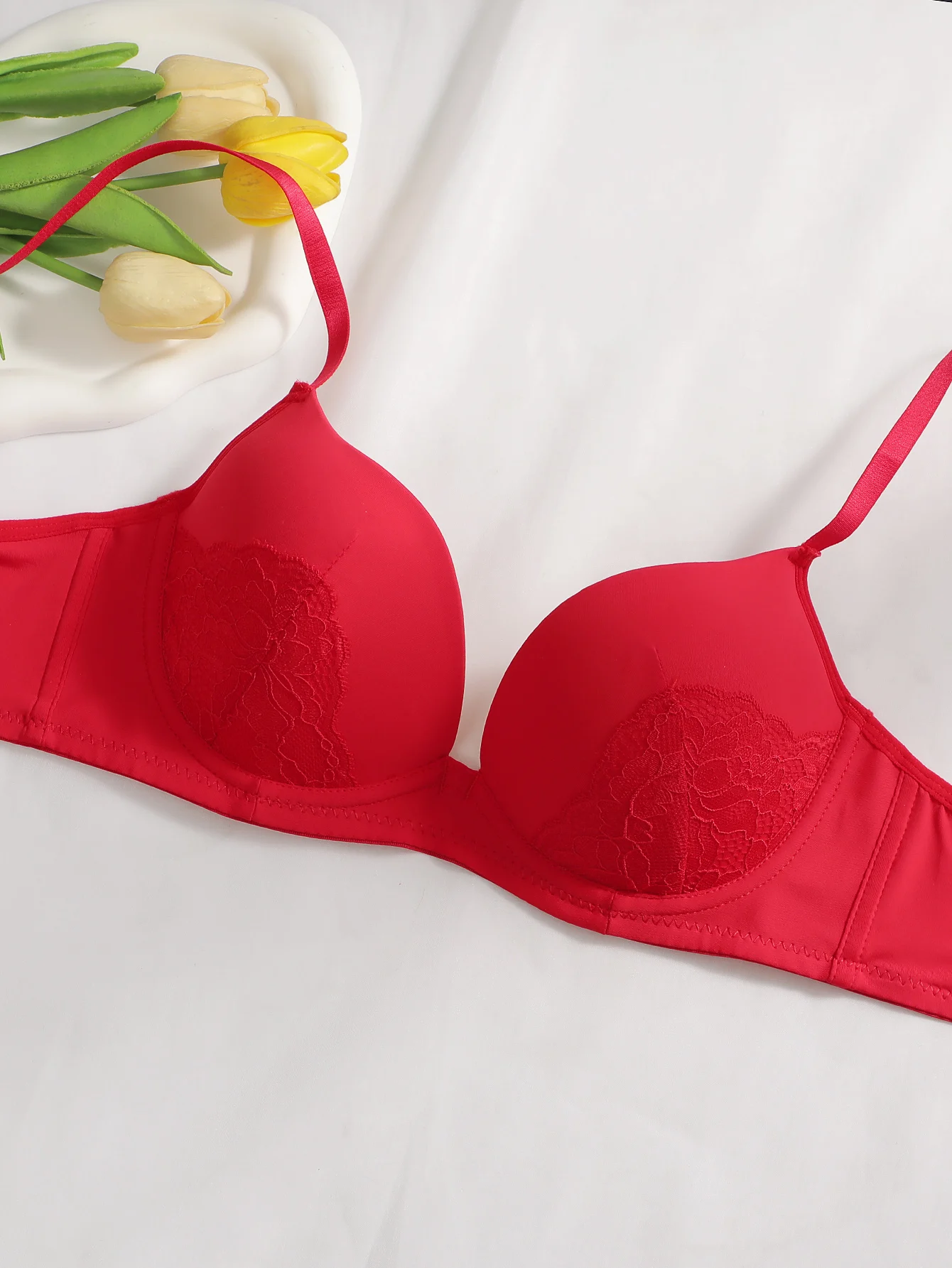 Dámská sexy vyšívaná krajková spodní souprava s ocelovými obroučkami, nastavitelnými ramenními popruhy, pohodlnou podprsenkou J2527 - náhled 3