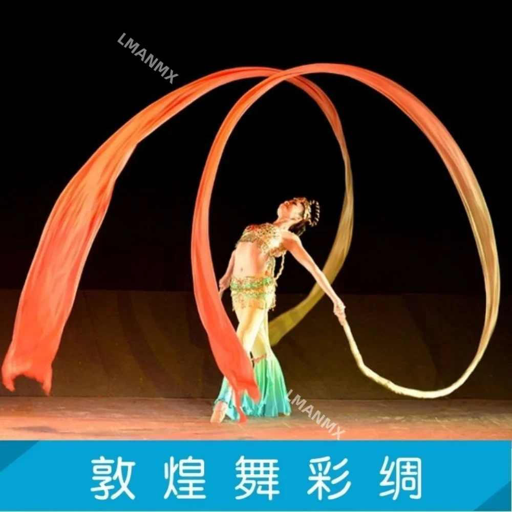 Danza voladora de seda colorida, danza Dunhuang, actuación de seda larga, serpentinas de seda dispersas, cortina de danza folclórica china