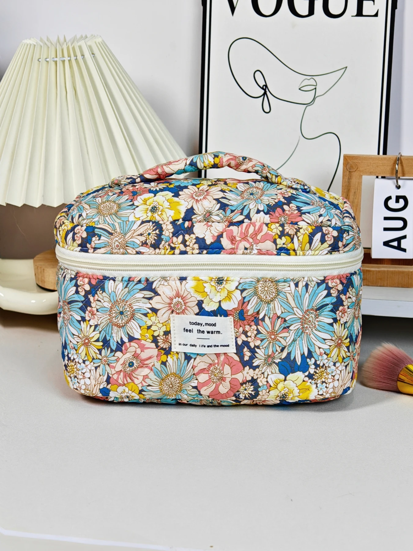 Ladies' vanity table makeup bag with exquisite patterns, Mother's Day gift, travel light and multi-functional storage bag