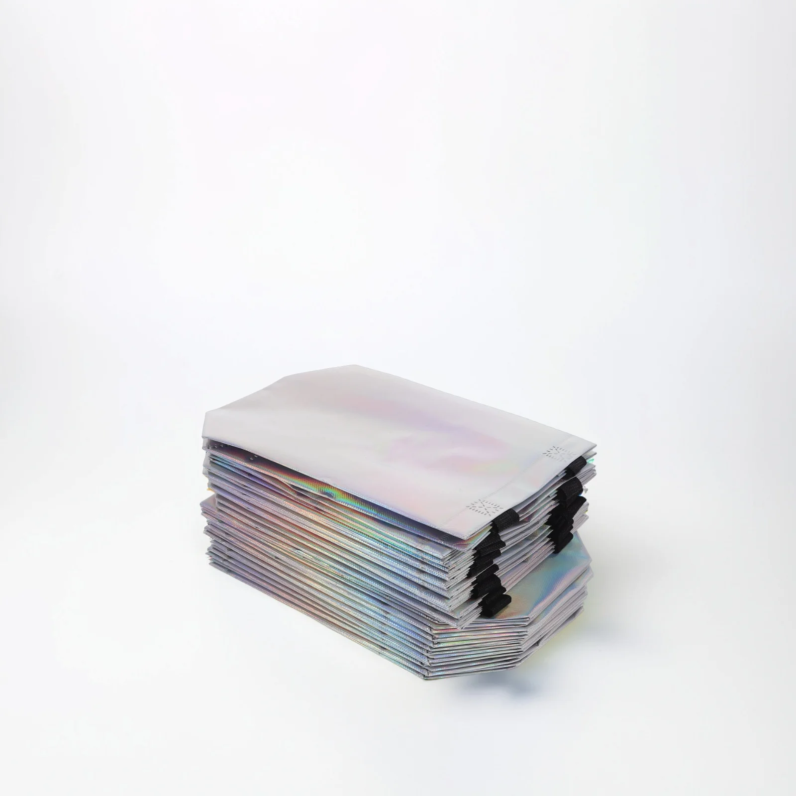 

20 pcs Gift Bags Iridescent Holographic Nonwoven Reusable Party Favor Pouch Tote For Birthday Wedding Christmas Snack Candy