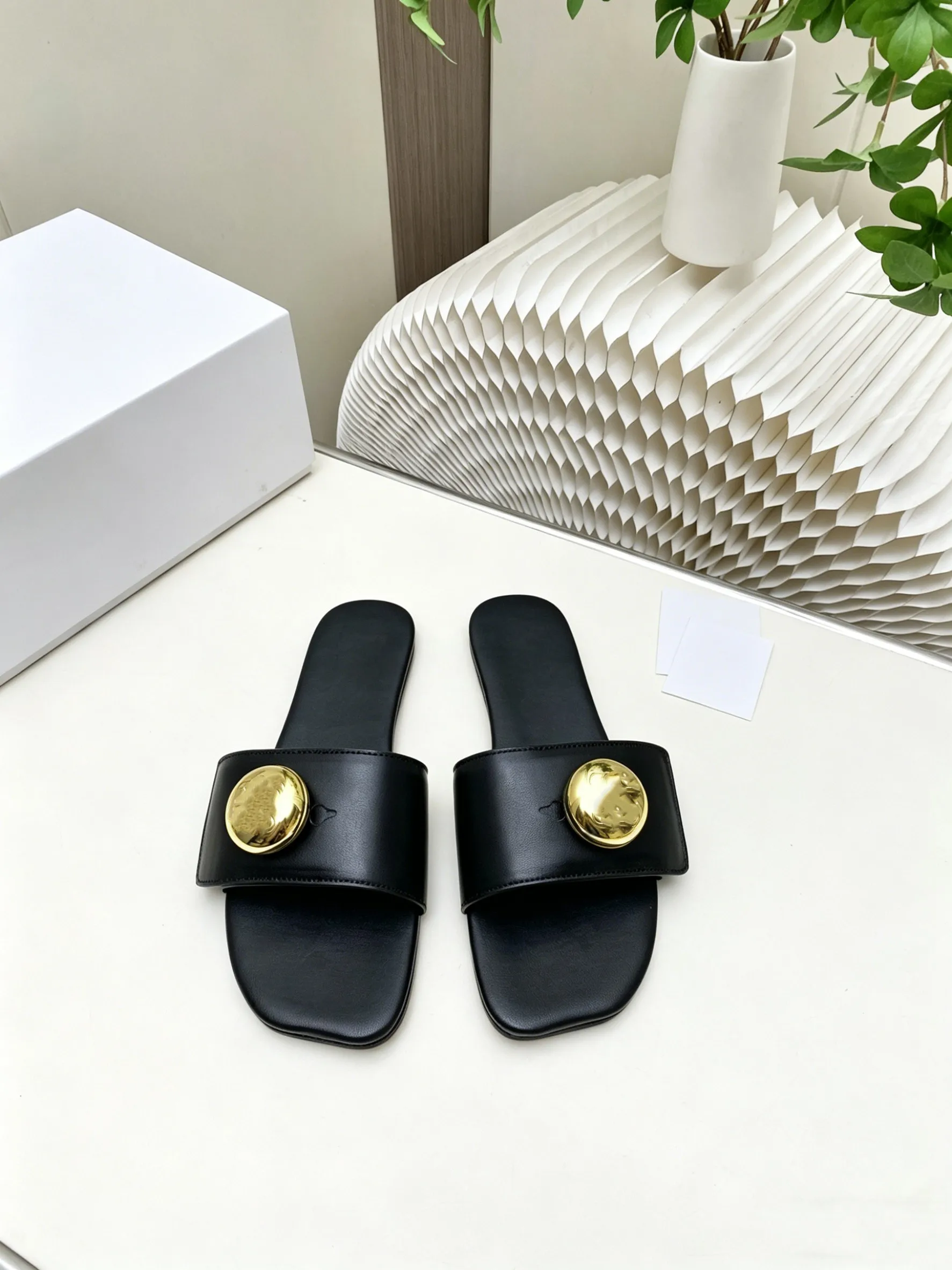

High quality bean red fashionable women's high heels slippers