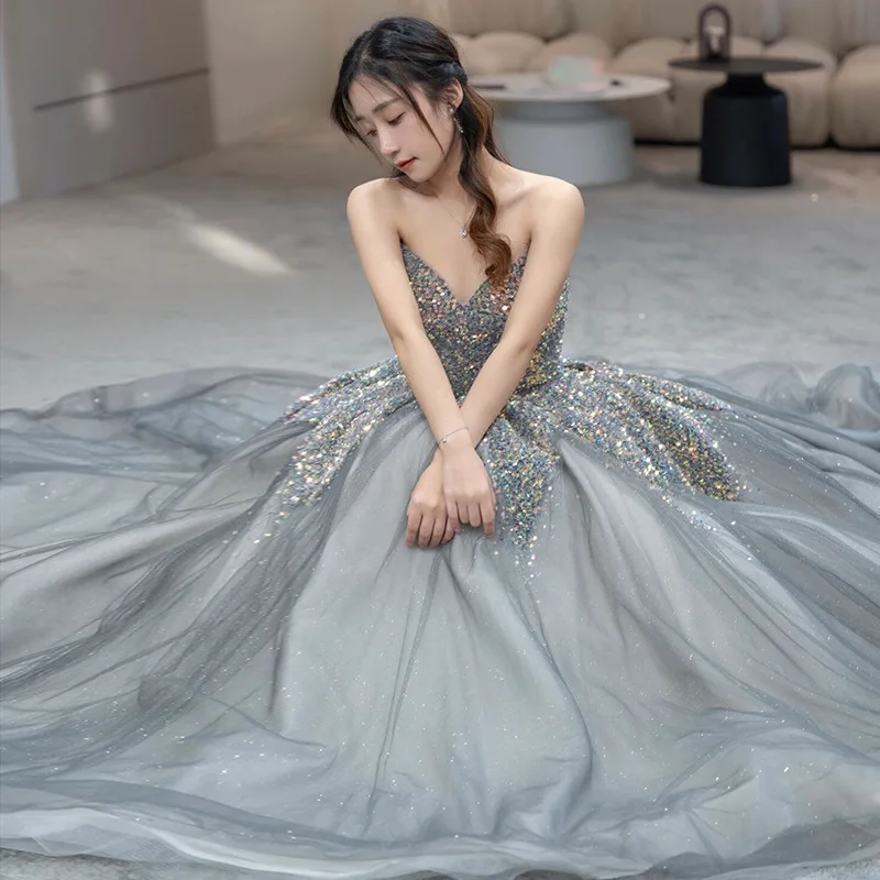 Серебристо-серое платье 2025Новое модное банкетное свадебное ежегодное собрание Пышная юбка Художественный экзамен Вечернее платье для ходьбы и шоу Женское