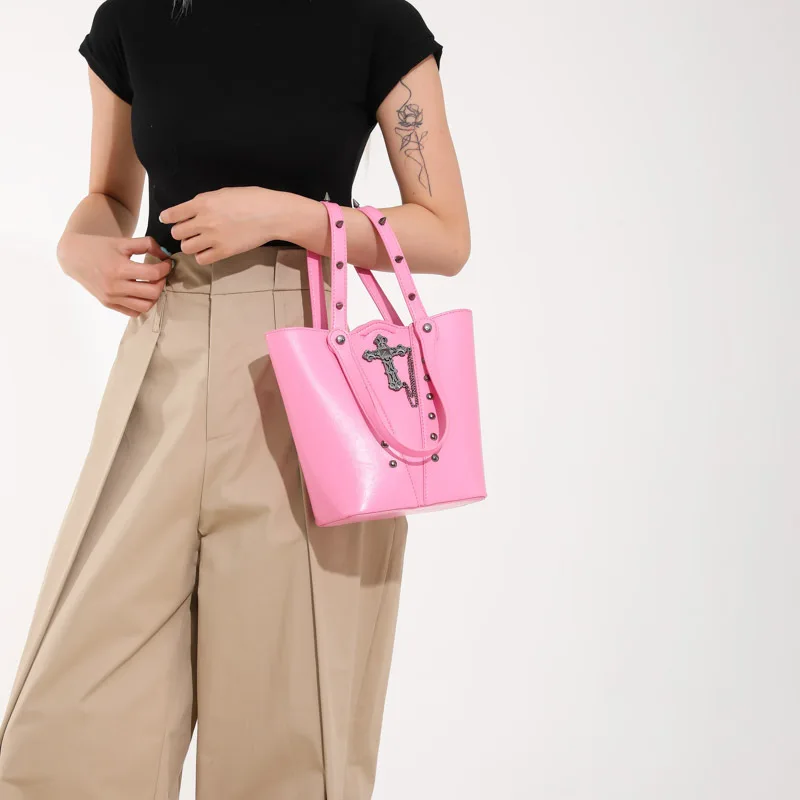 

26 Winter Hot-selling Retro Mini Portable Bucket Bag Women's New Luxury Designer High-end Texture Fashion Rivets Simple Hand Bag