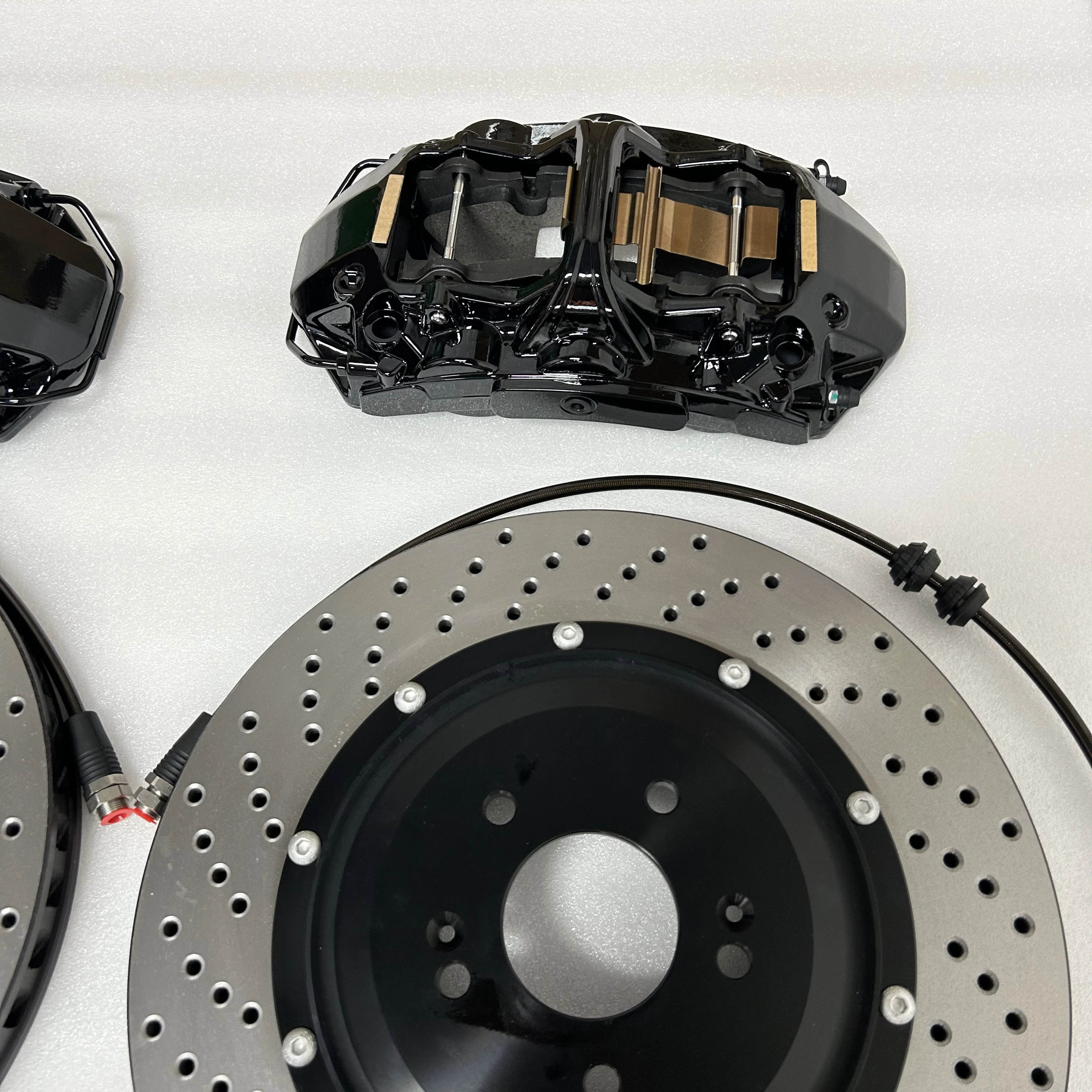 

Brakes Big Brake Kit 6-Piston GT6 Caliper with Drilled and Slotted Rotor 355*32mm for Nissan 370z