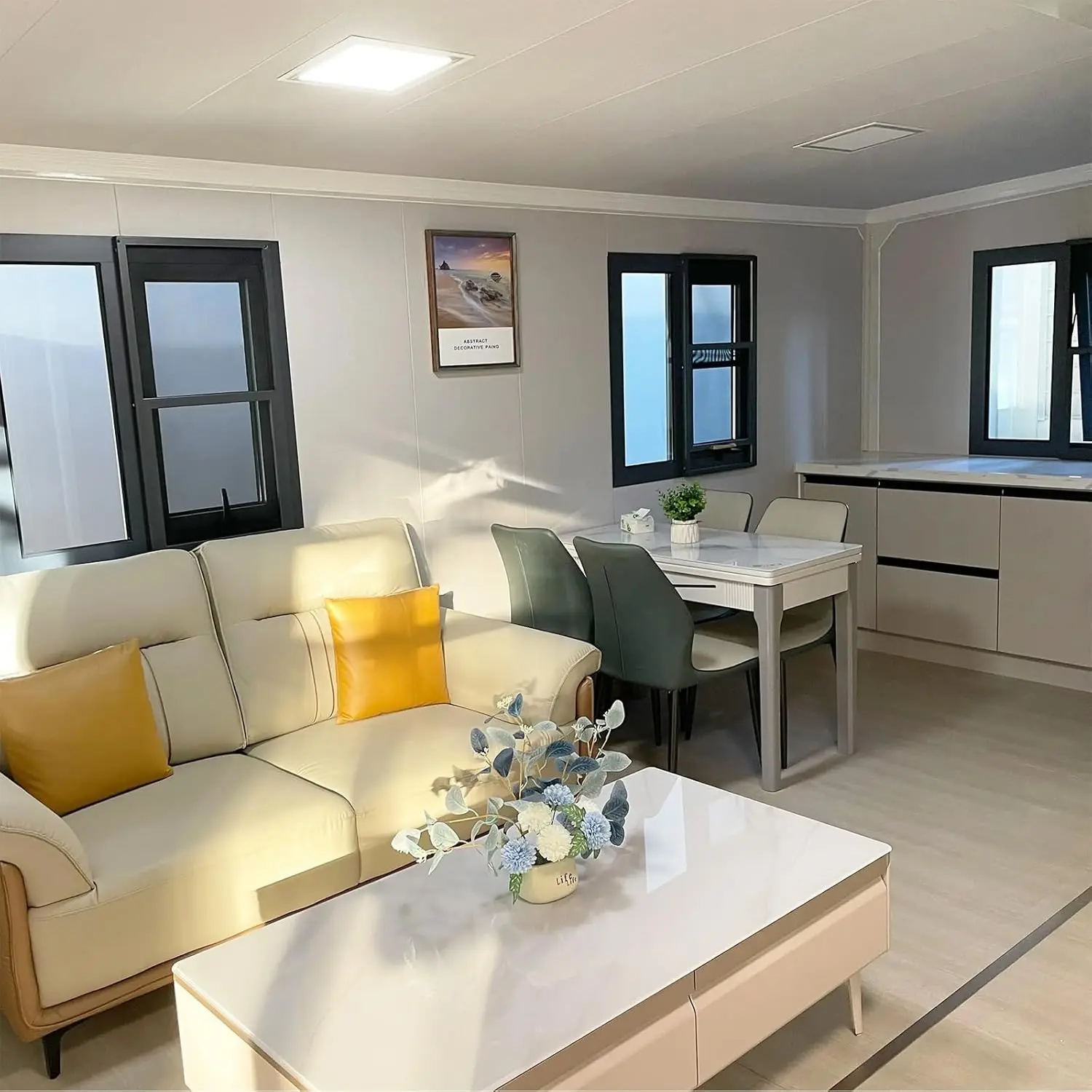 Prefabricated Cabin 20ft Mini Small Container House with Bathroom and Kitchen, Portable Foldable House with Customizable Layout
