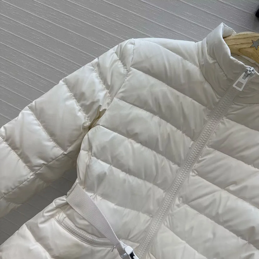 2025 Nieuwe Winter Witte Eendendons Jas Vrouwen Coltrui Lange Mouw Effen Kleur Gestreepte Stiksels Slanke Riem Casual Warme Jas