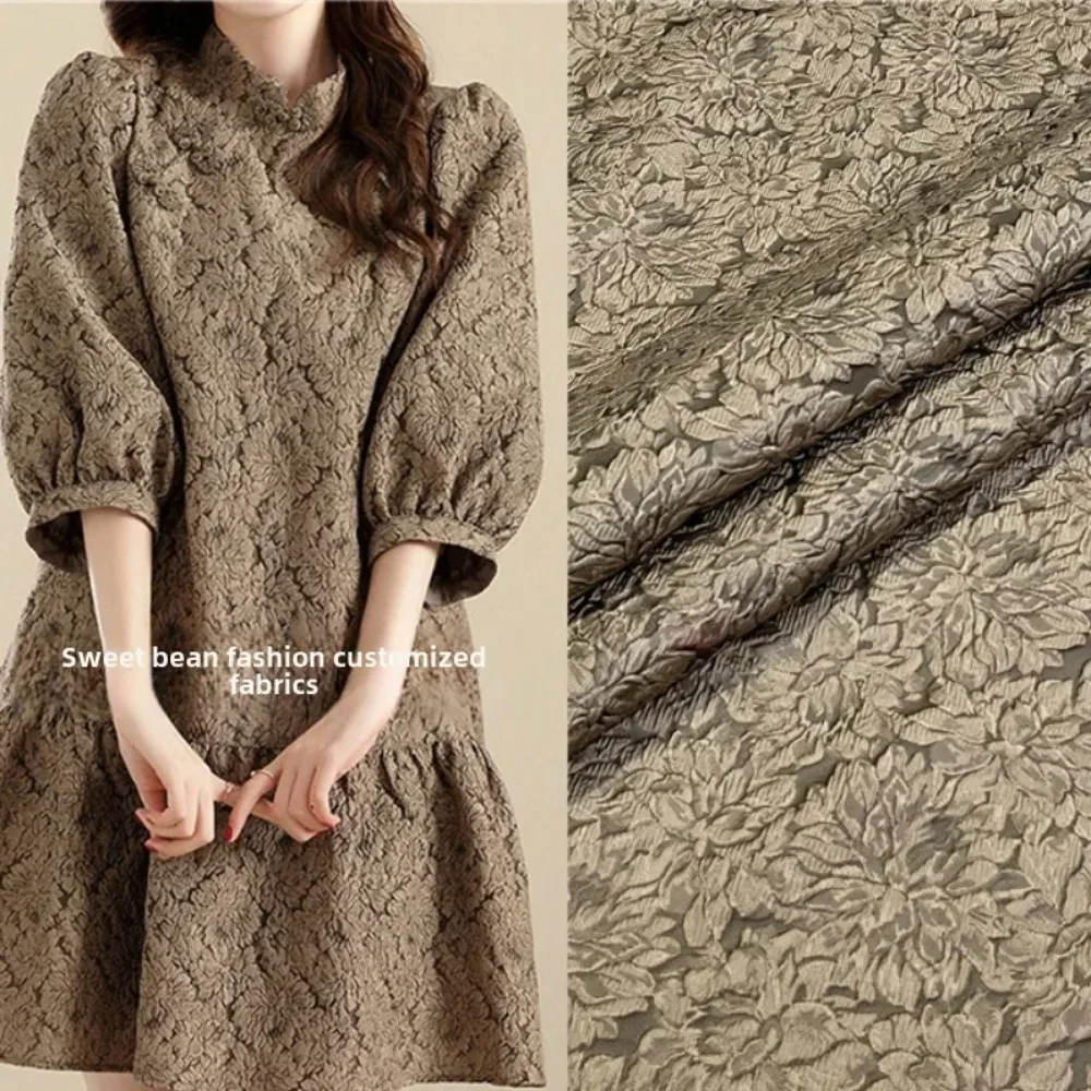 

Темно-зернистая жаккардовая ткань из органзы, весенне-летнее платье с тиснением ромашки, одежда, европейский бренд, модный дизайн, ткань для шитья