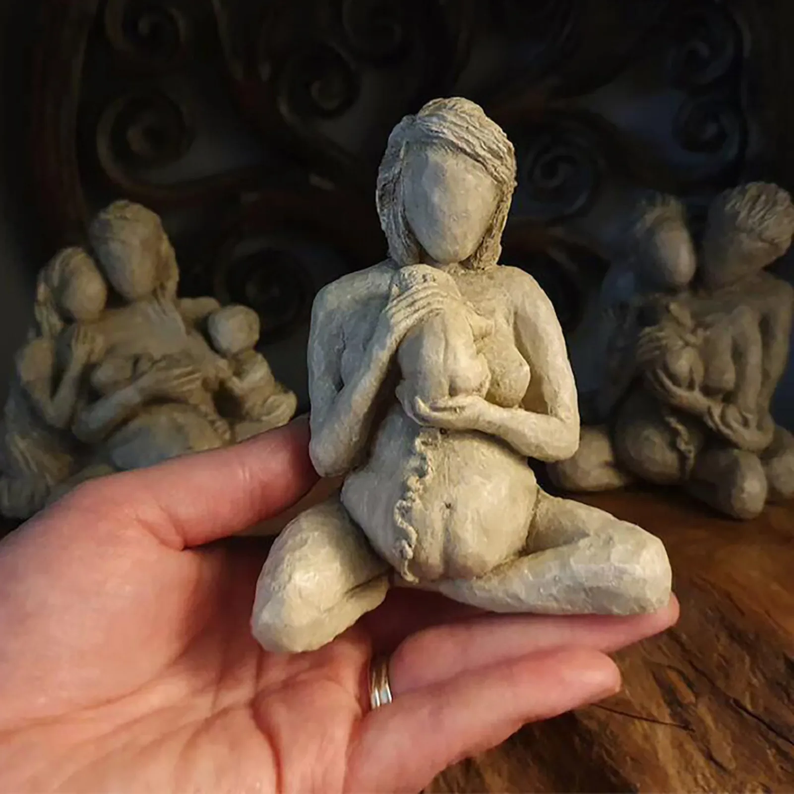 Birthing Woman Sculpture Resin Crafts Ornaments Maternal Love Is Great Gothic Statue Home Desktop Decoration