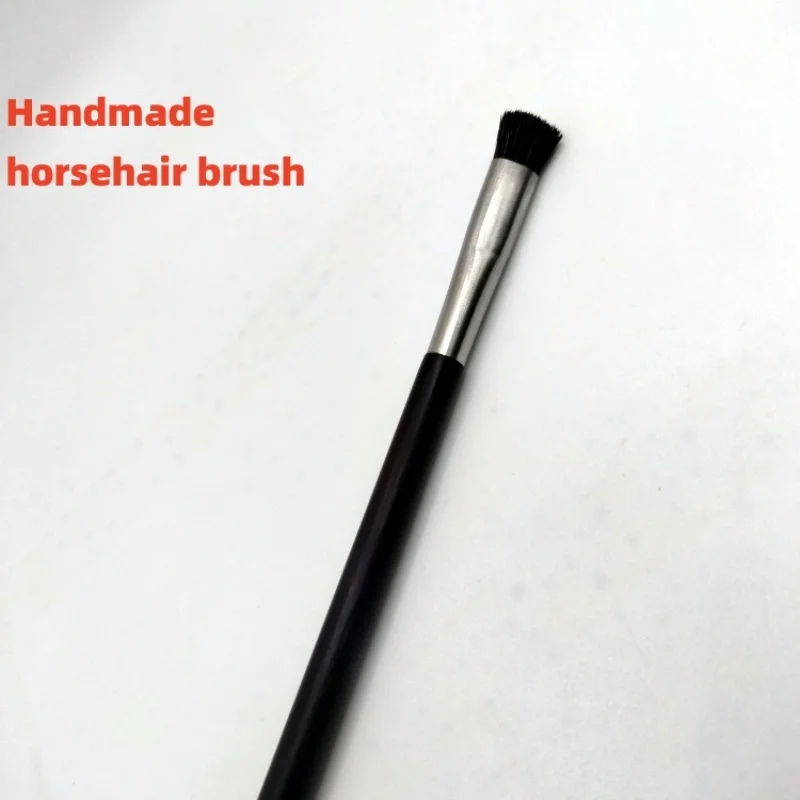 Horse hair brush, used to clean watch parts such as gears, horse wheels, grappling forks, and swinging discs