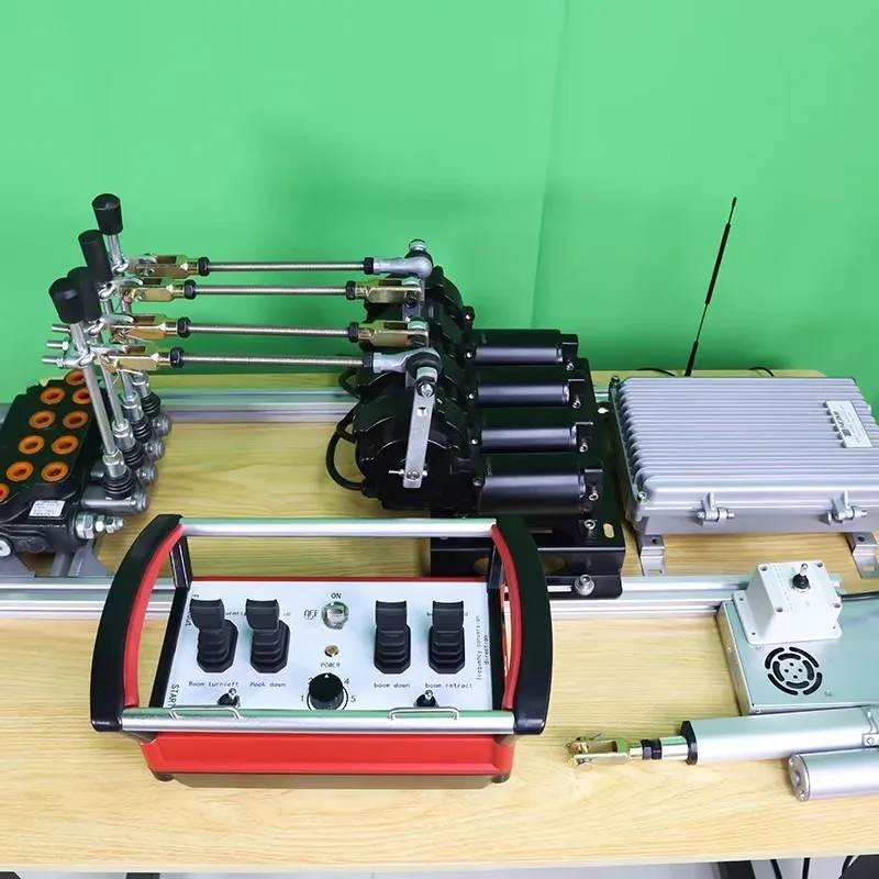 Zestawy hydrauliczne do zdalnego sterowania radiowego przemysłowego - joystick z 4 silnikami + zawór proporcjonalny do dźwigu samochodowego/ładowarki |   Cena fabryczna