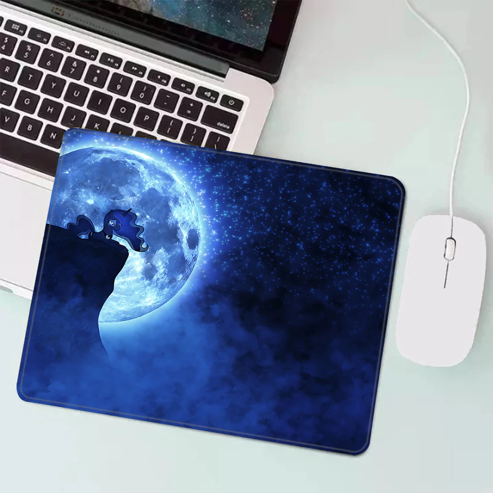 Cute Moon Gaming Mouse Pad XS Small Mousepad For PC Gamer Desktop Decoration Office Mouse Mat Deskmat Rug