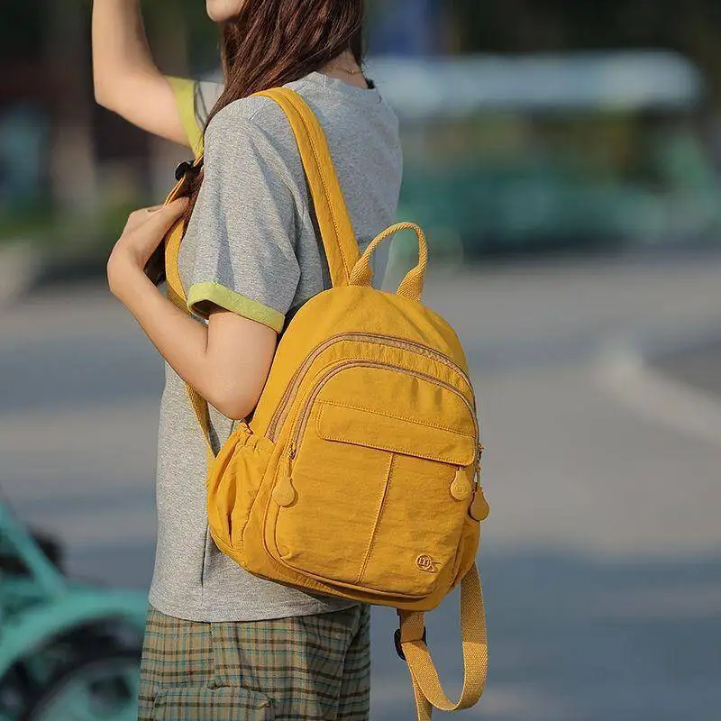 Fashion Minimalist Backpack, Lightweight Nylon Backpack For Women, Casual Solid Color Daypack With Multiple Pockets