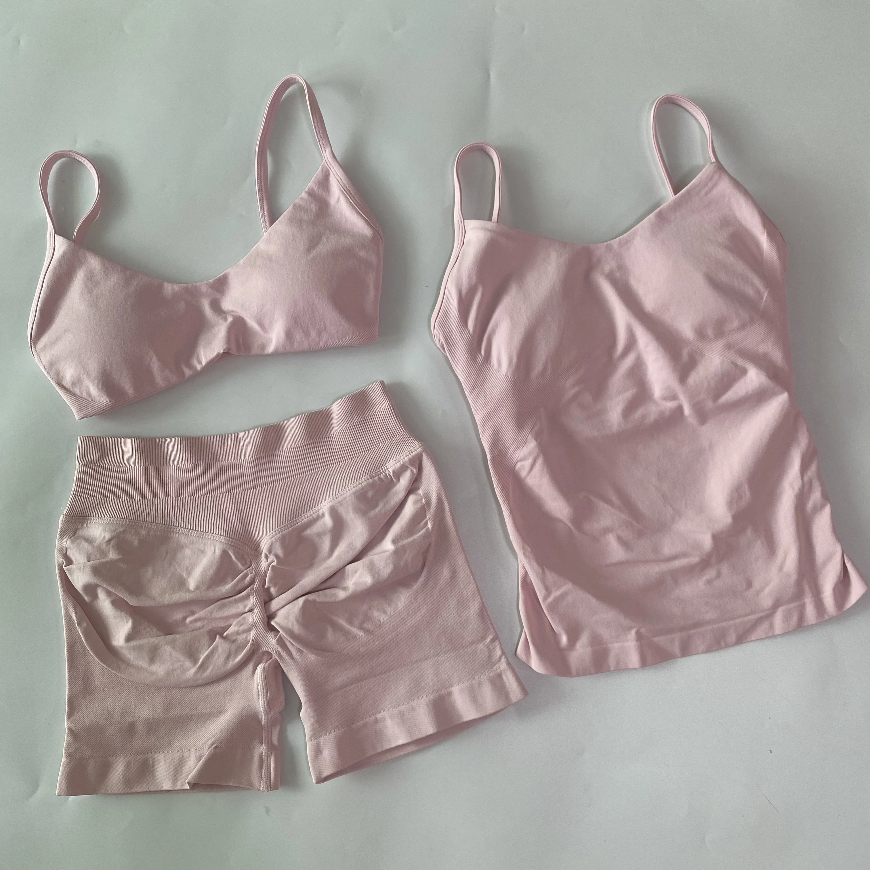 3-teiliges Set für Damen: Sport-BH mit Rundhalsausschnitt + Oberteil + hochtaillierte Yoga-Shorts mit Scrunch-Effekt, Fitness-Workout-Set, Sportbekleidung, Activewear – Detail 10