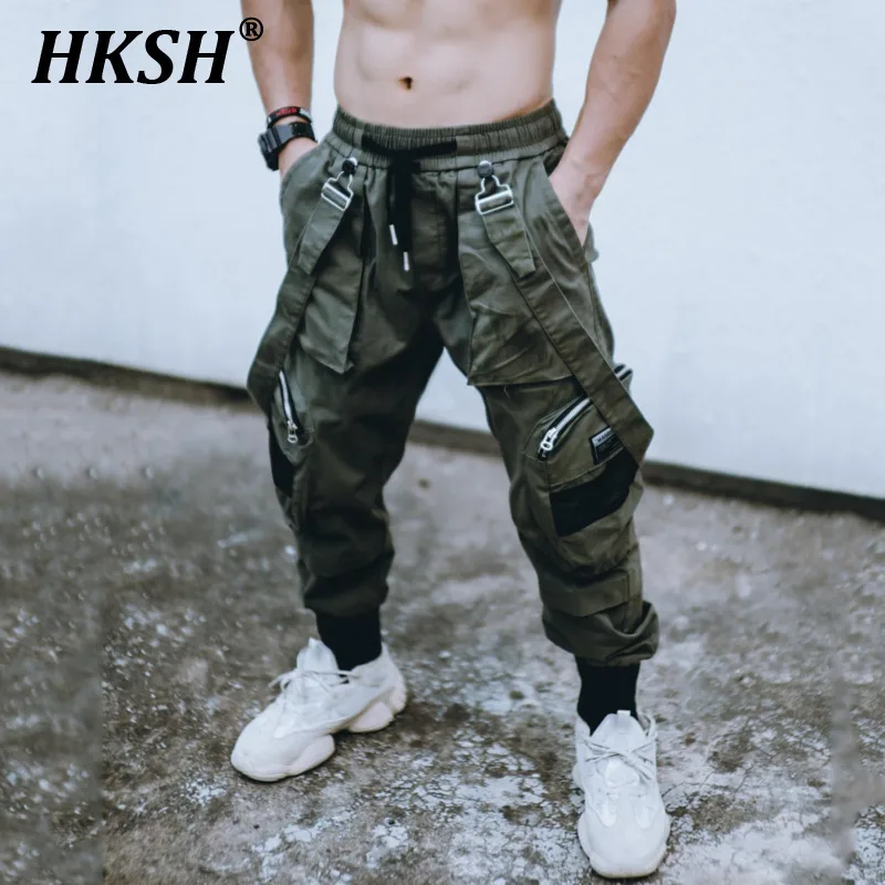 

HKSH Autumn New Men's Tide Safari Style Casual Sport Cargo Pants Leggings Woven Training Fashion Shoulder Straps Overalls HK1199