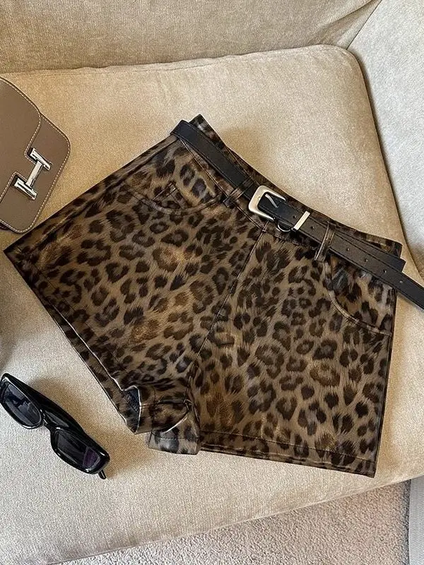 

Trendy Leopard Print PU Leather Slim Fit Shorts Women's High Waist Zipper Closure Casual Pants Autumn Winter Spring Fashion