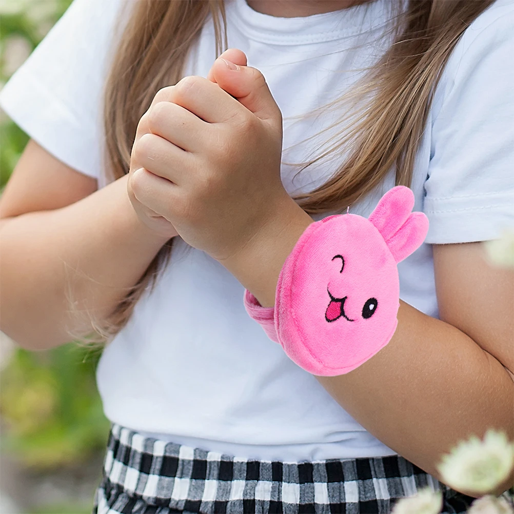 กำไลข้อมือขนฟูสำหรับเด็ก สายรัดข้อมือปาร์ตี้ กระเป๋าสัตว์นุ่ม ของเล่นตลก เด็กวัยหัดเดิน ของเล่นวันเกิดคริสต์มาส