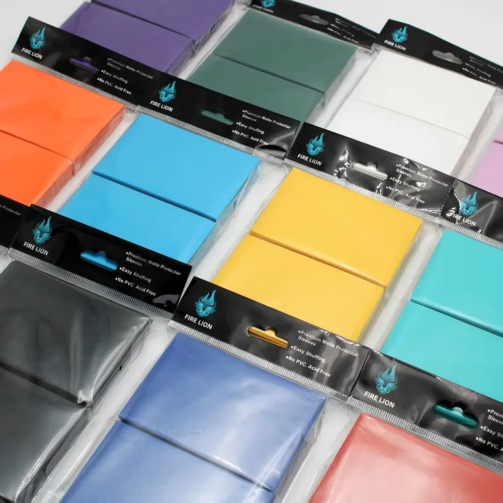 100PCS 66x91mm 매트 다채로운 표준 크기 카드 슬리브 TCG 트레이딩 카드 수호자 타로 쉴드 보드 게임 마법의 커버 PKM