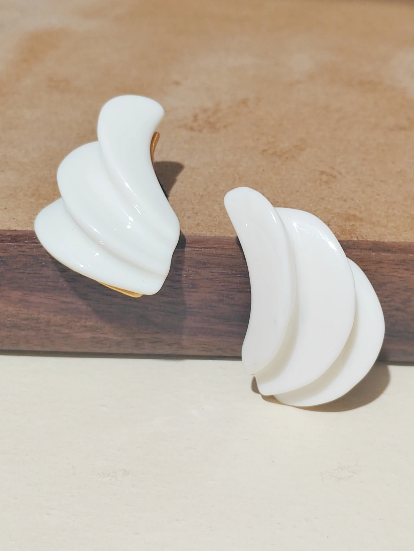 Unique Design Fan-shaped White Resin Stud Earrings for Women
