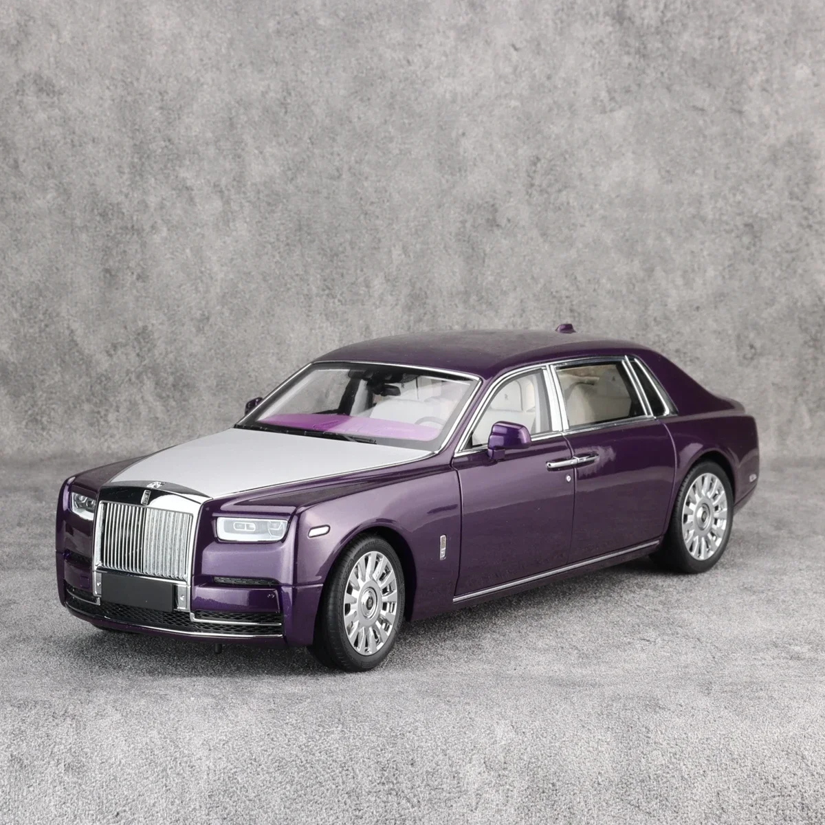

Original Factory 1:18 Phantom VIII Purple Simulation Limited Edition All Open Alloy Metal Static Car Model Toy Gift