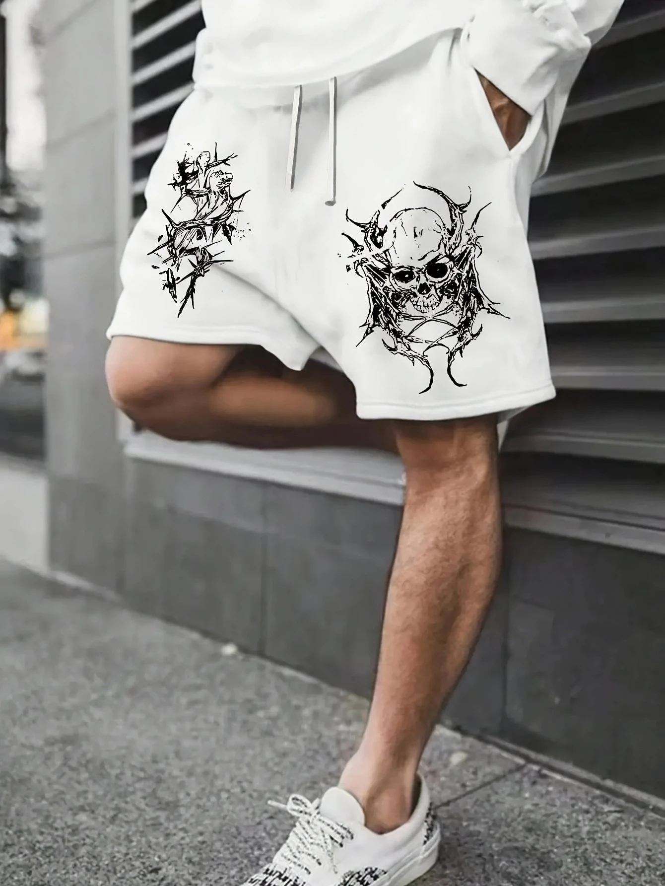 Calções minimalistas com estampa de caveira e cordão – roupa casual e desportiva versátil para todas as estações, ideais para o ginásio.