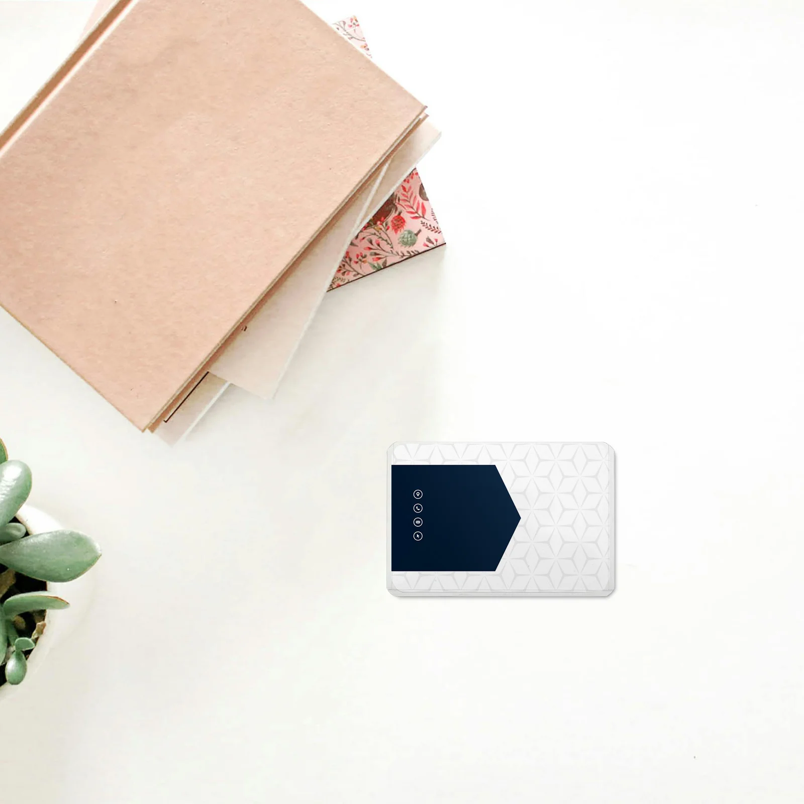 25 قطعة من أكمام البطاقات البلاستيكية الواضحة من البلاستيك الصلب لبطاقات تجارة كرة القدم حافظة حامل صلبة مقاومة للماء