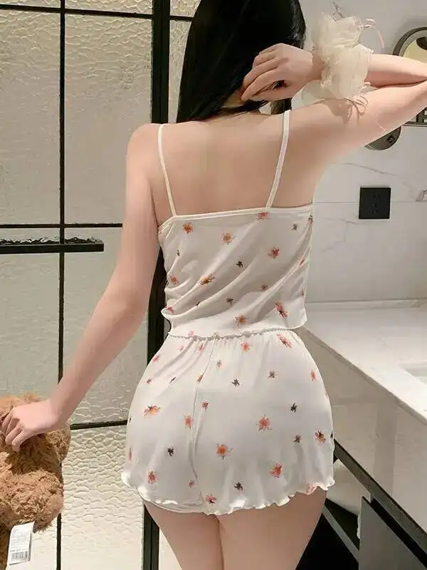 Set Pakaian Tidur Rumah Tali Seksi dengan Ikatan Simpul dan Gambar Hati Set Dua Potong Pakaian Santai Nyaman Set Celana Pendek Bergaris Manis WHH8