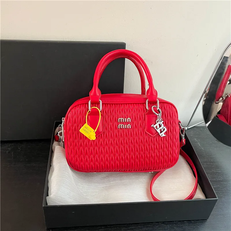 

‌ Шикарная женская сумка для боулинга 2025 года, просторная большая стеганая сумка через плечо, кошелек через плечо с мятой текстурой