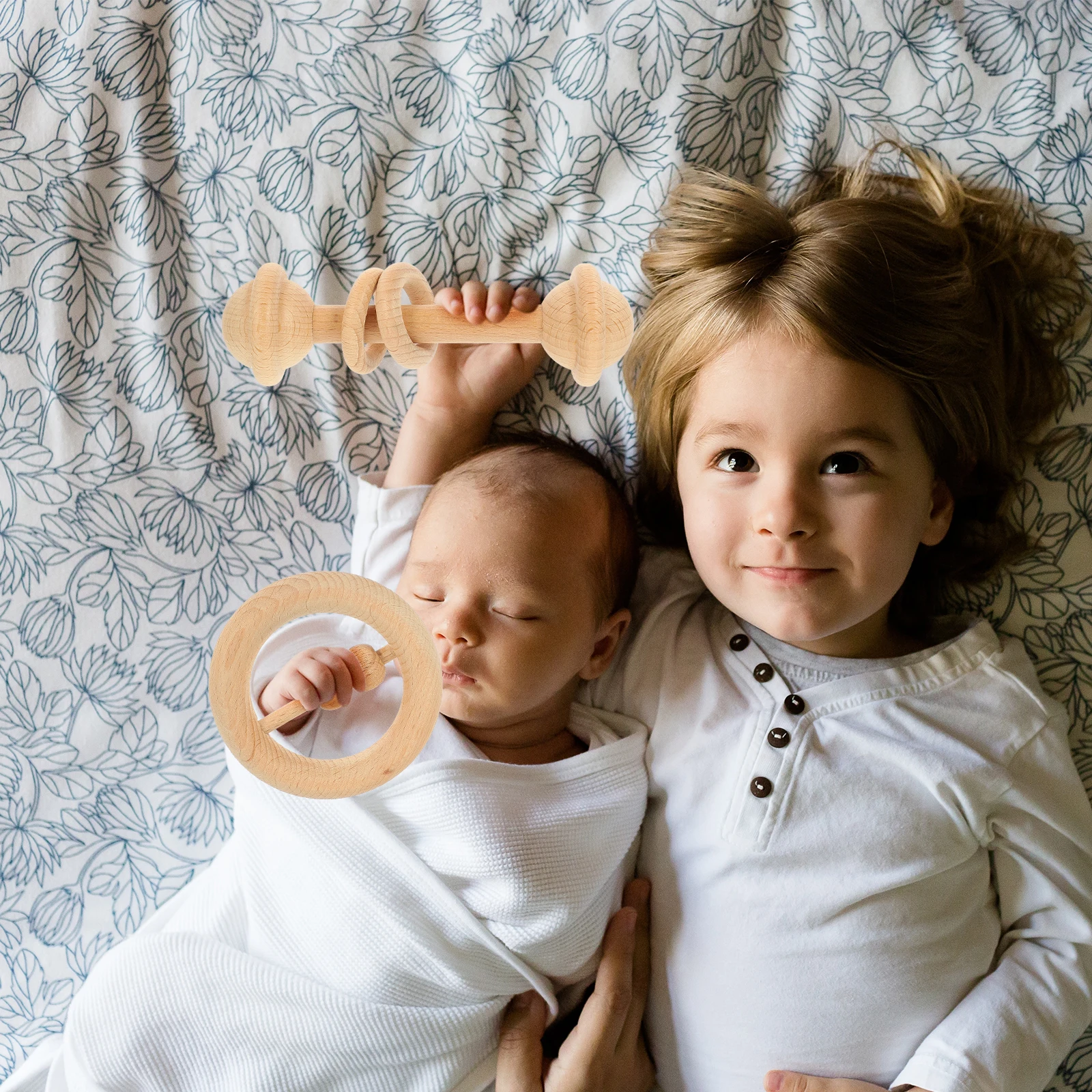 ของเล่นเขย่ามือไม้สำหรับเด็กแรกเกิด 2 ชิ้น ของเล่นกัดสำหรับเด็กทารก พกพาสะดวก เสริมพัฒนาการด้านการรับรู้เสียง ของเล่นเขย่ามือไม้