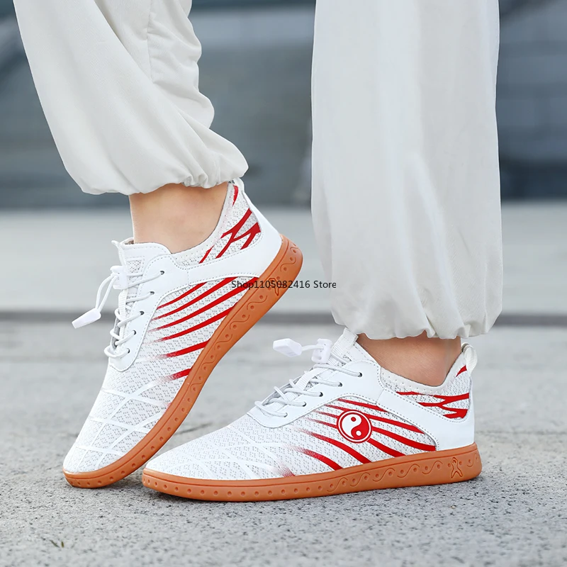 أحذية تاي تشي للنساء والرجال أحذية كونغفو شبكية قابلة للتنفس أحذية فنون الدفاع عن النفس غير قابلة للانزلاق أحذية رياضية مريحة للاستخدام في الهواء الطلق