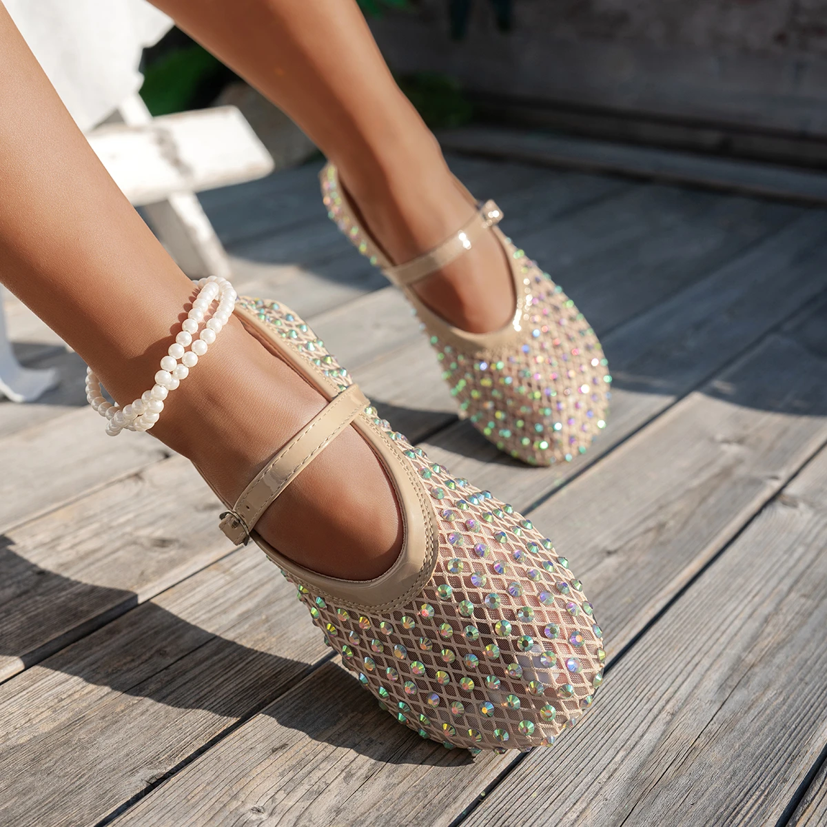 

2025 New Women Flat Sandals Mesh Breathable Rhinestone Sandals Fashion Versatile Women Shoes Foreign Style Mary Jane Shoes