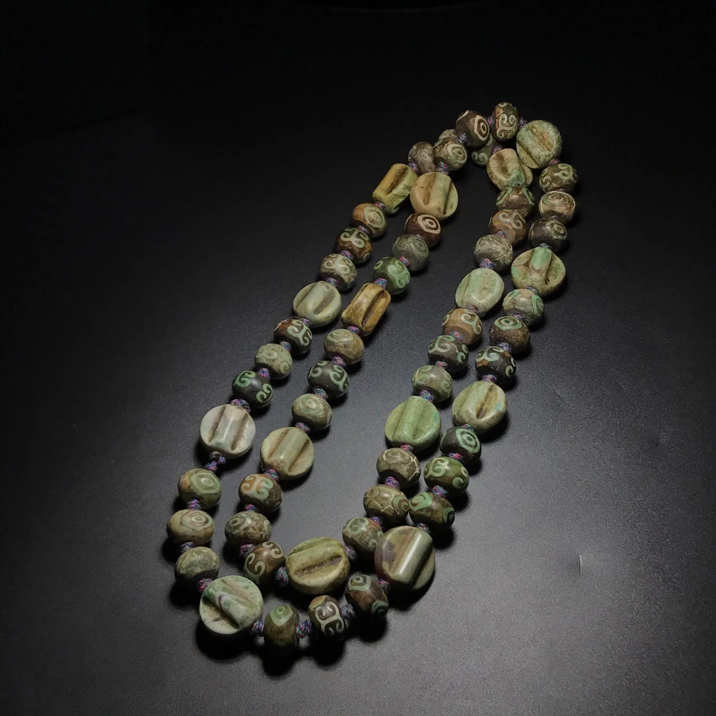 Tibetan Old Agate Dzi Carved Multiple patterns Beads Amulet Necklace J0422