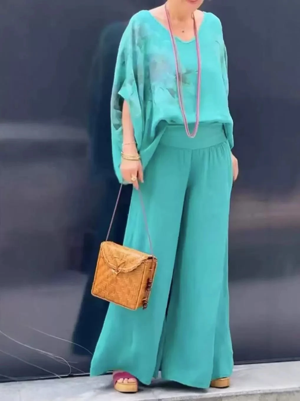 

Vintage Elegant Flower Print Two Piece Set Women Loose V-neck Bat Sleeve T Shirt High Waist Loose Wide Leg Trousers 2 Piece Sets