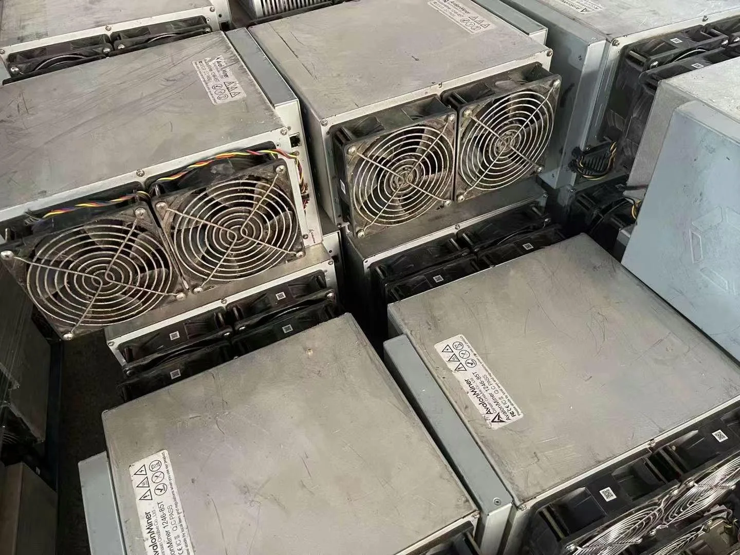 Used Avalon Miner A1246 85TH±10% 3500W High Hashrate and Efficiency Bitcoin BTC BCH Mining