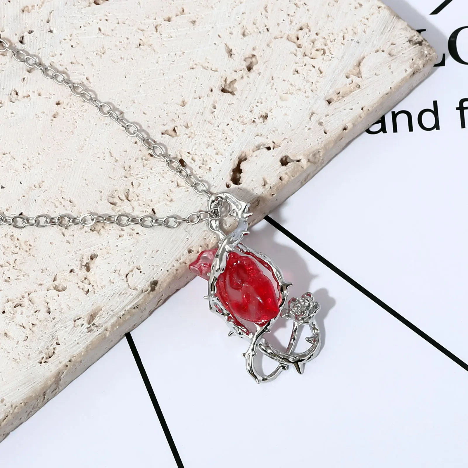 الإبداع القوطية القلب مع الشوك قلادة المرأة العصرية الأحمر كريستال شوكة الحب هالوين المختنقون اكسسوارات مجوهرات هدية #6